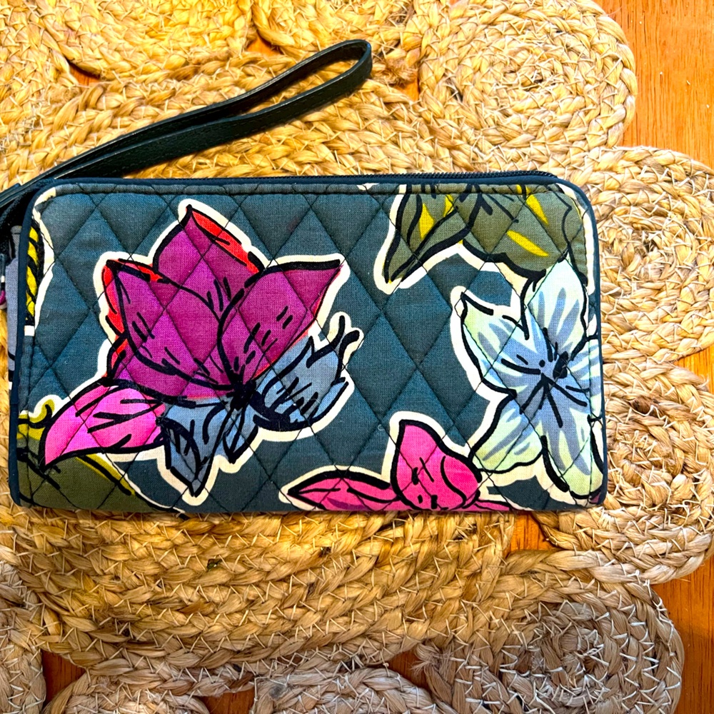 Vera Bradley wrist let